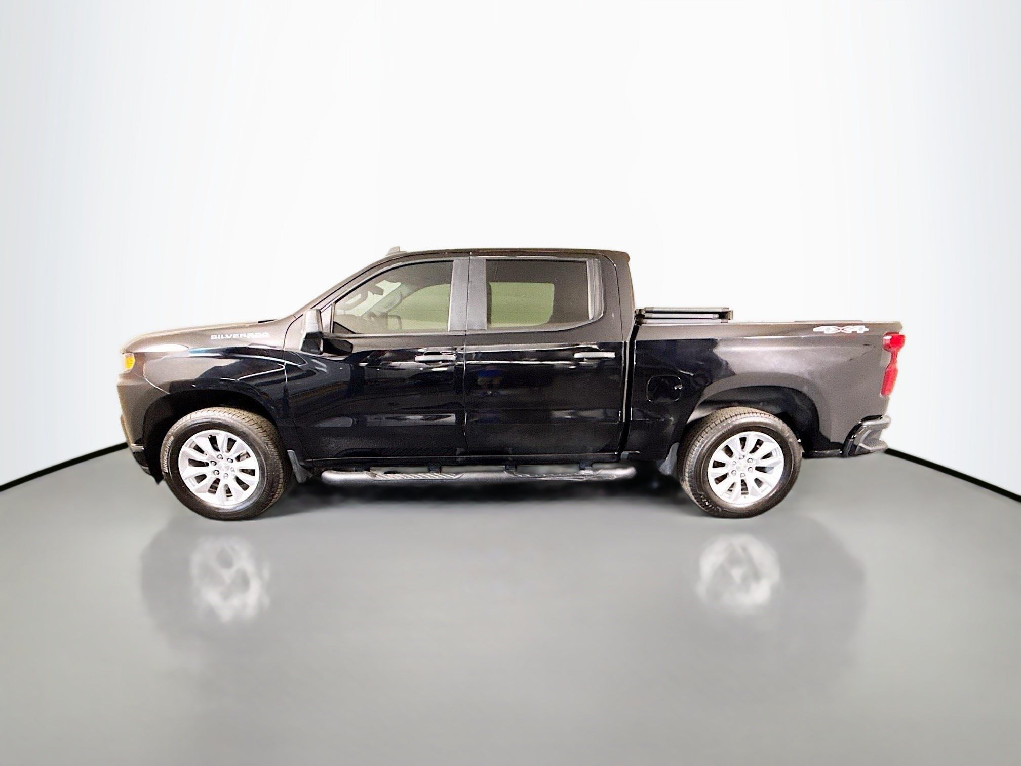 Used 2019 Chevrolet Silverado 1500 Custom w/ Custom Value Package AWD/4WD image 6