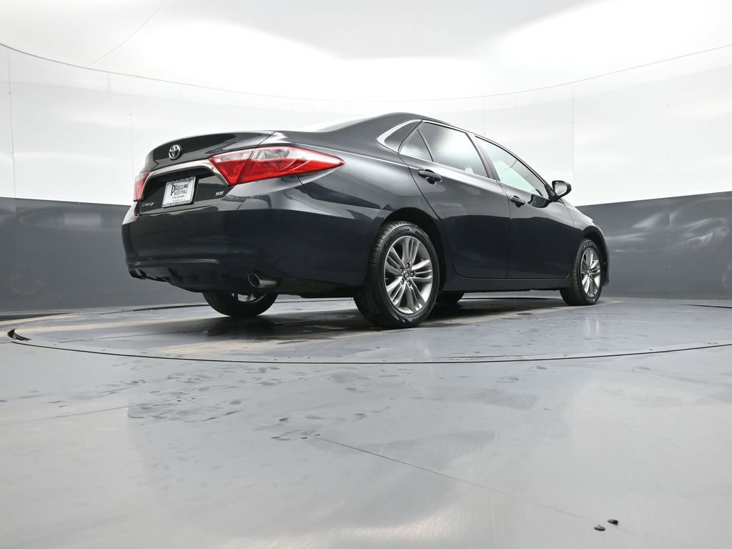 Used 2016 Toyota Camry SE image 28