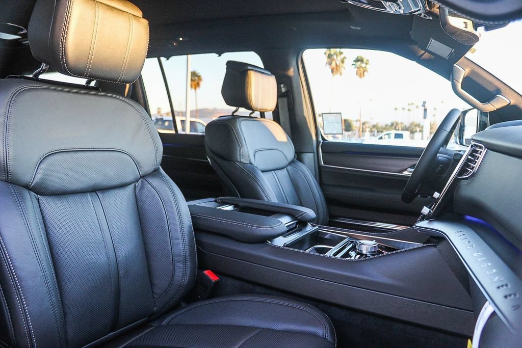 New 2026 Jeep Grand Wagoneer Summit AWD/4WD image 17