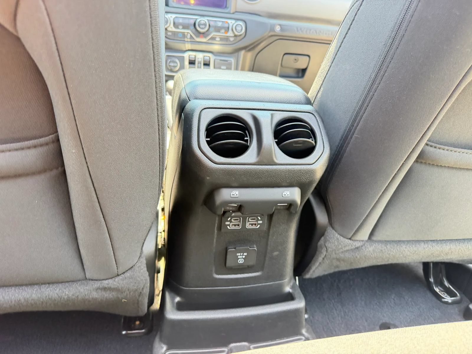 Used 2023 Jeep Wrangler Unlimited w/ Sun & Screen Package AWD/4WD image 35