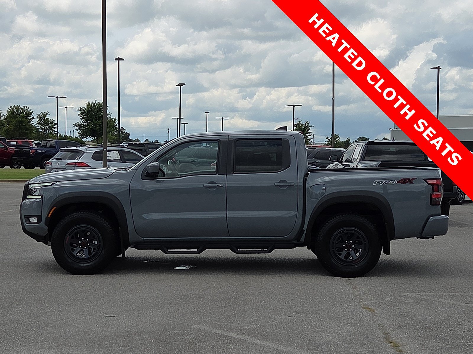 Used 2025 Nissan Frontier PRO-4X w/ Pro Convenience Package AWD/4WD image 3