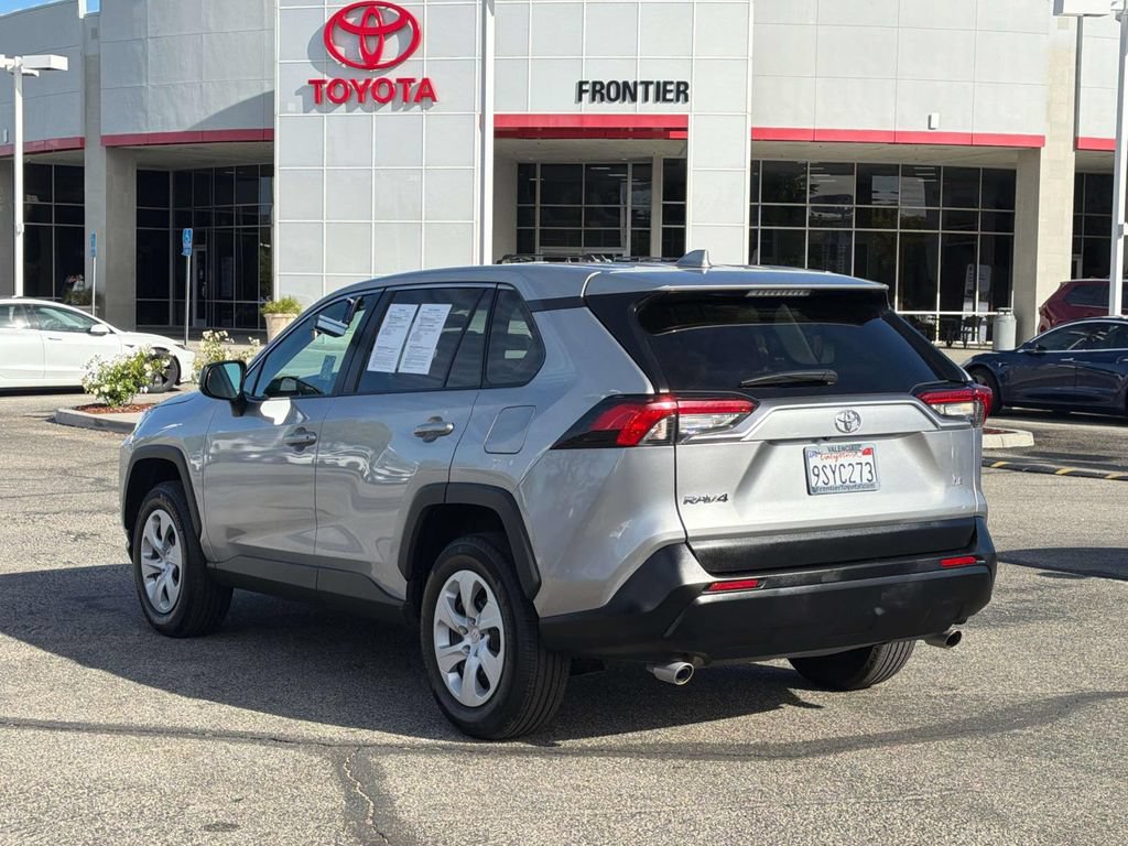 Certified 2025 Toyota RAV4 LE FWD image 5