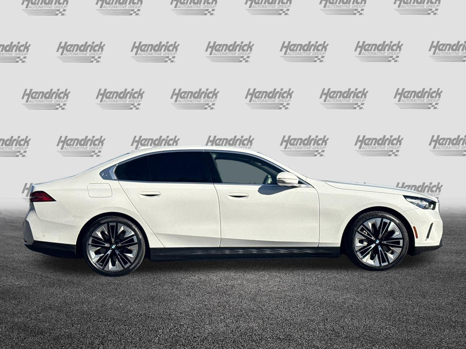 Used 2024 BMW i5 eDrive40i w/ Premium Package RWD image 3