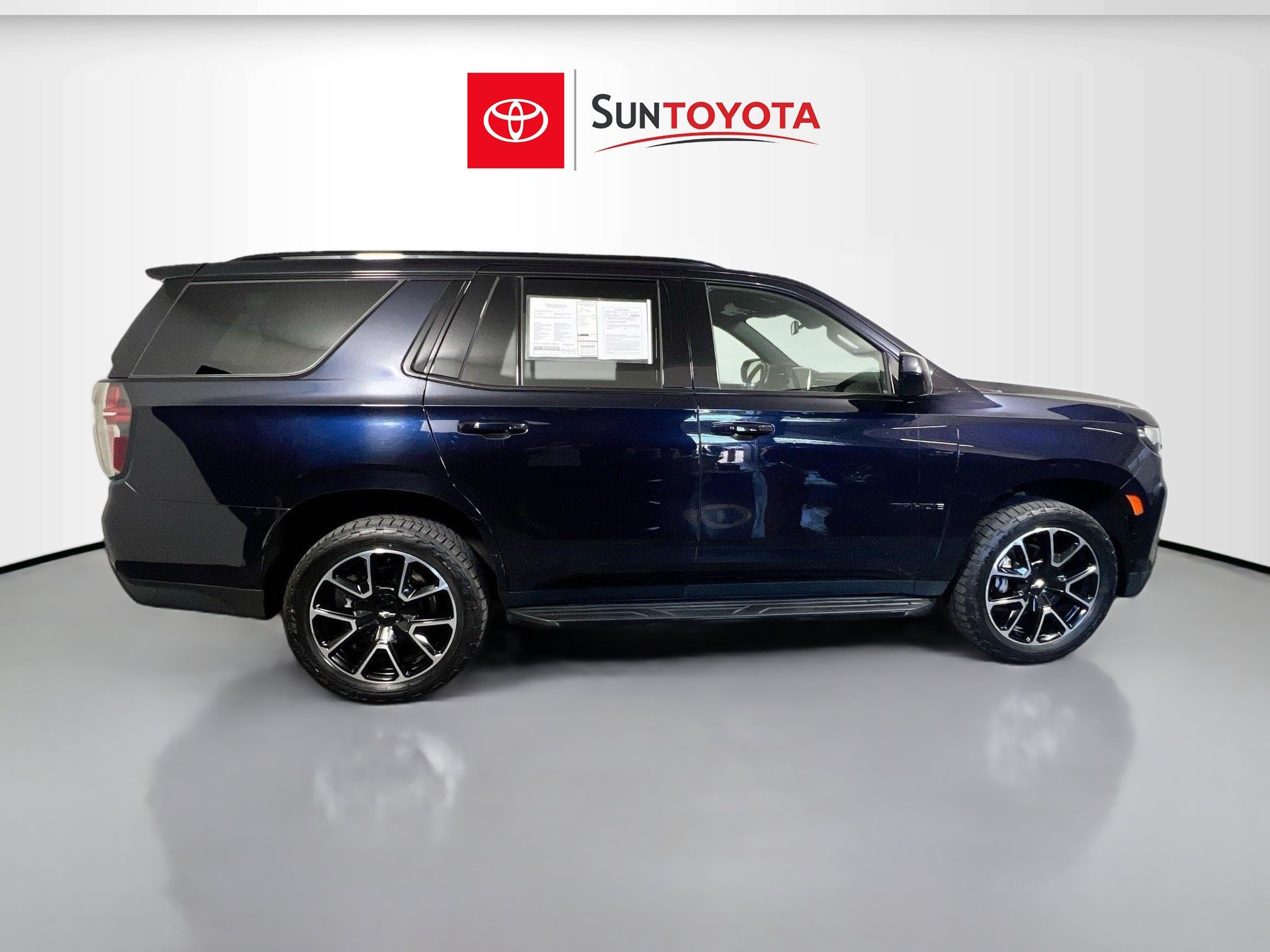 Used 2022 Chevrolet Tahoe RST AWD/4WD image 2