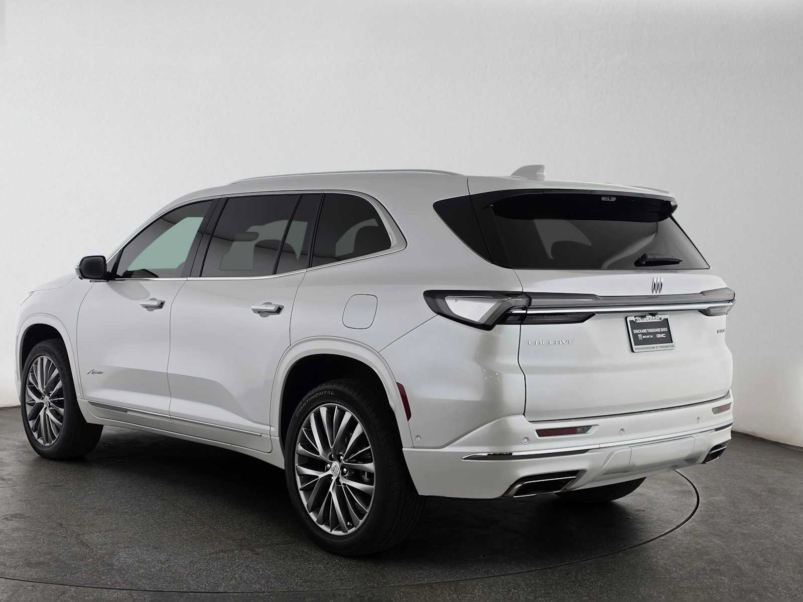 Used 2025 Buick Enclave Avenir w/ Super Cruise Package FWD image 5
