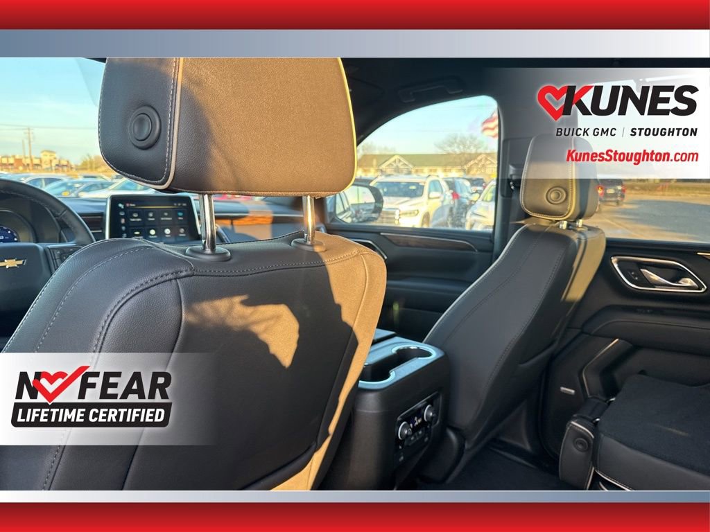 Used 2024 Chevrolet Suburban Premier image 29