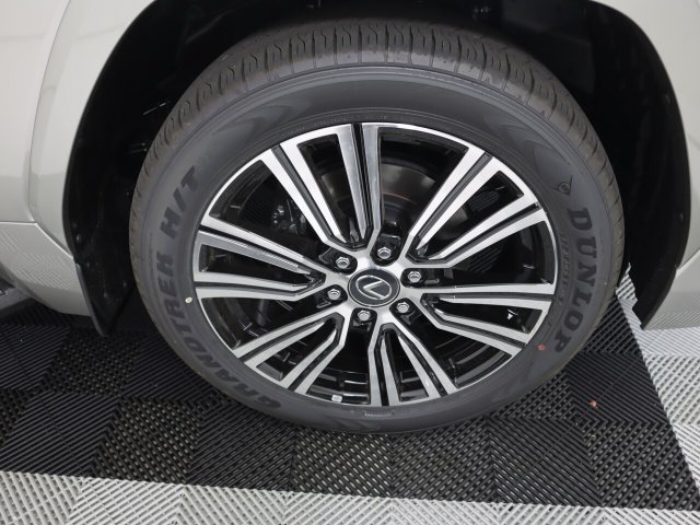 New 2026 Lexus LX 700h Luxury w/ Appearance Package AWD/4WD image 9
