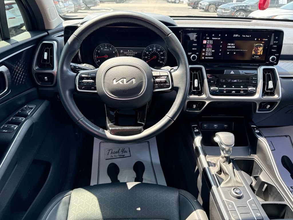 Used 2022 Kia Sorento S w/ Panoramic Sunroof Package FWD image 14