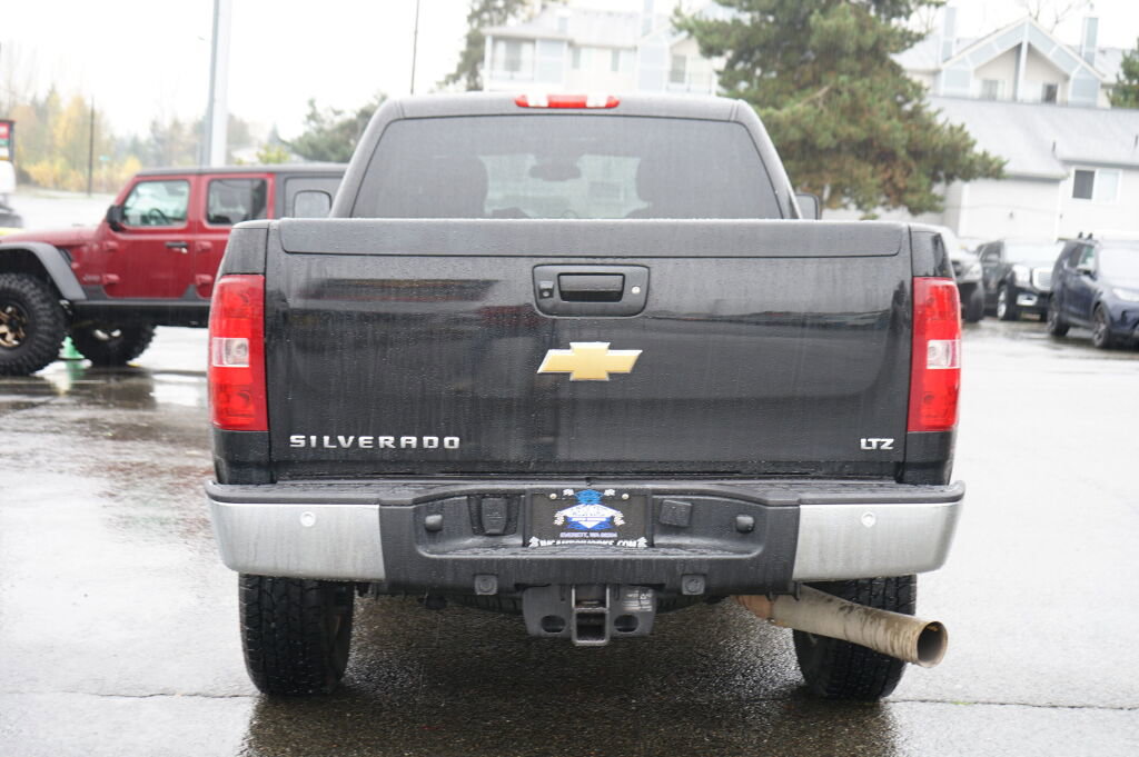 Used 2013 Chevrolet Silverado 3500 LTZ w/ LTZ Plus Package image 4