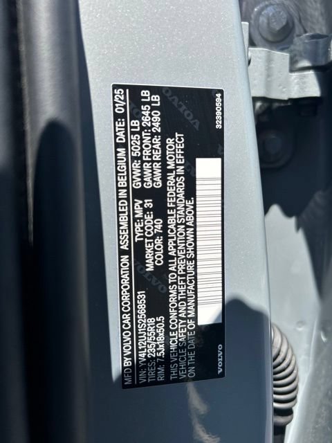 Used 2025 Volvo XC40 B5 Core AWD/4WD image 31