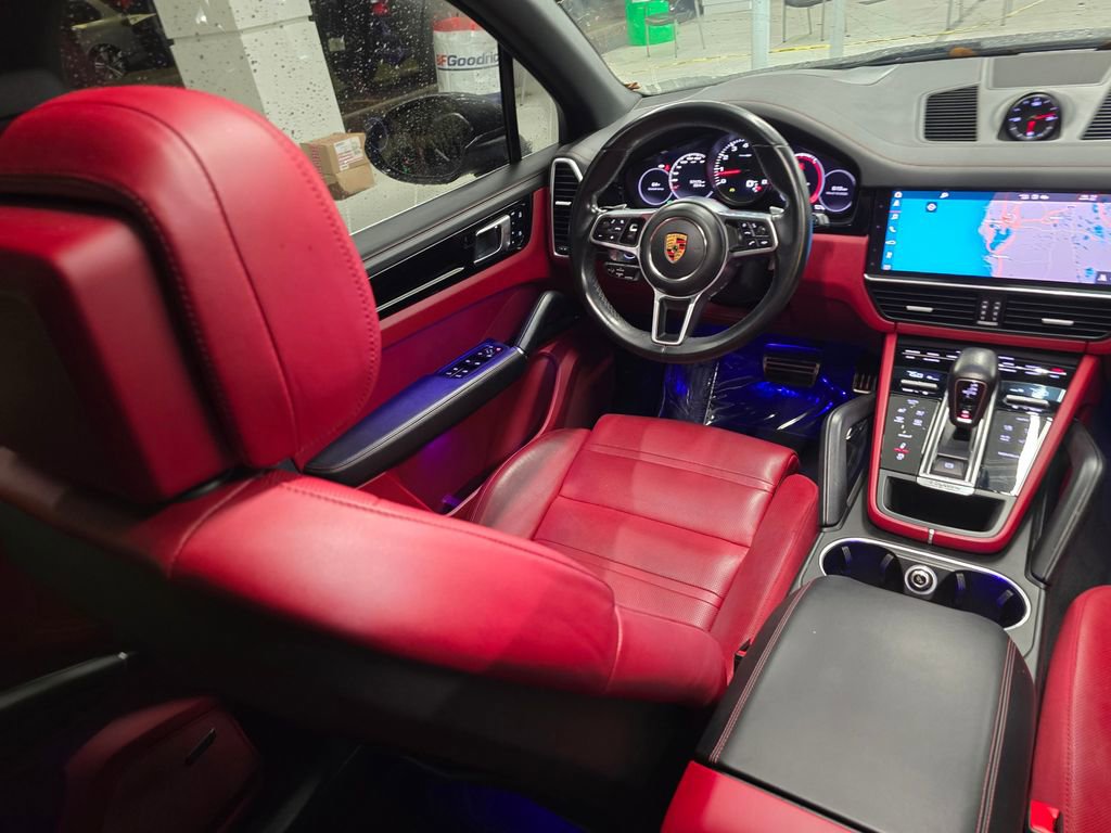 Used 2021 Porsche Cayenne S image 28