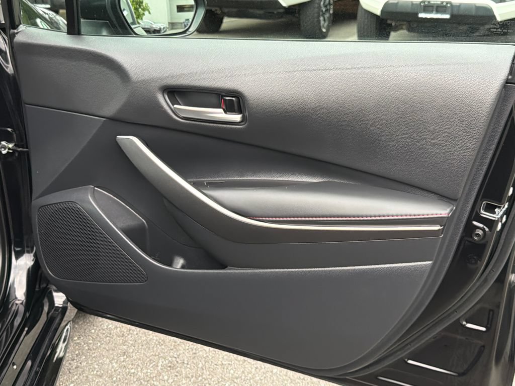 Used 2025 Toyota Corolla SE FWD image 12