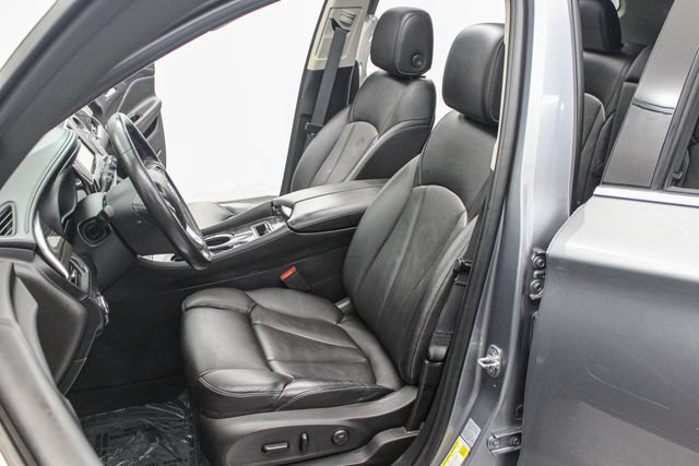 Used 2020 Buick Envision Premium w/ Driver Confidence Package AWD/4WD image 21