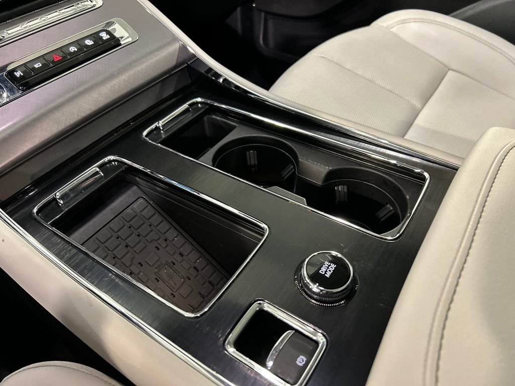 Used 2026 Lincoln Aviator AWD image 19