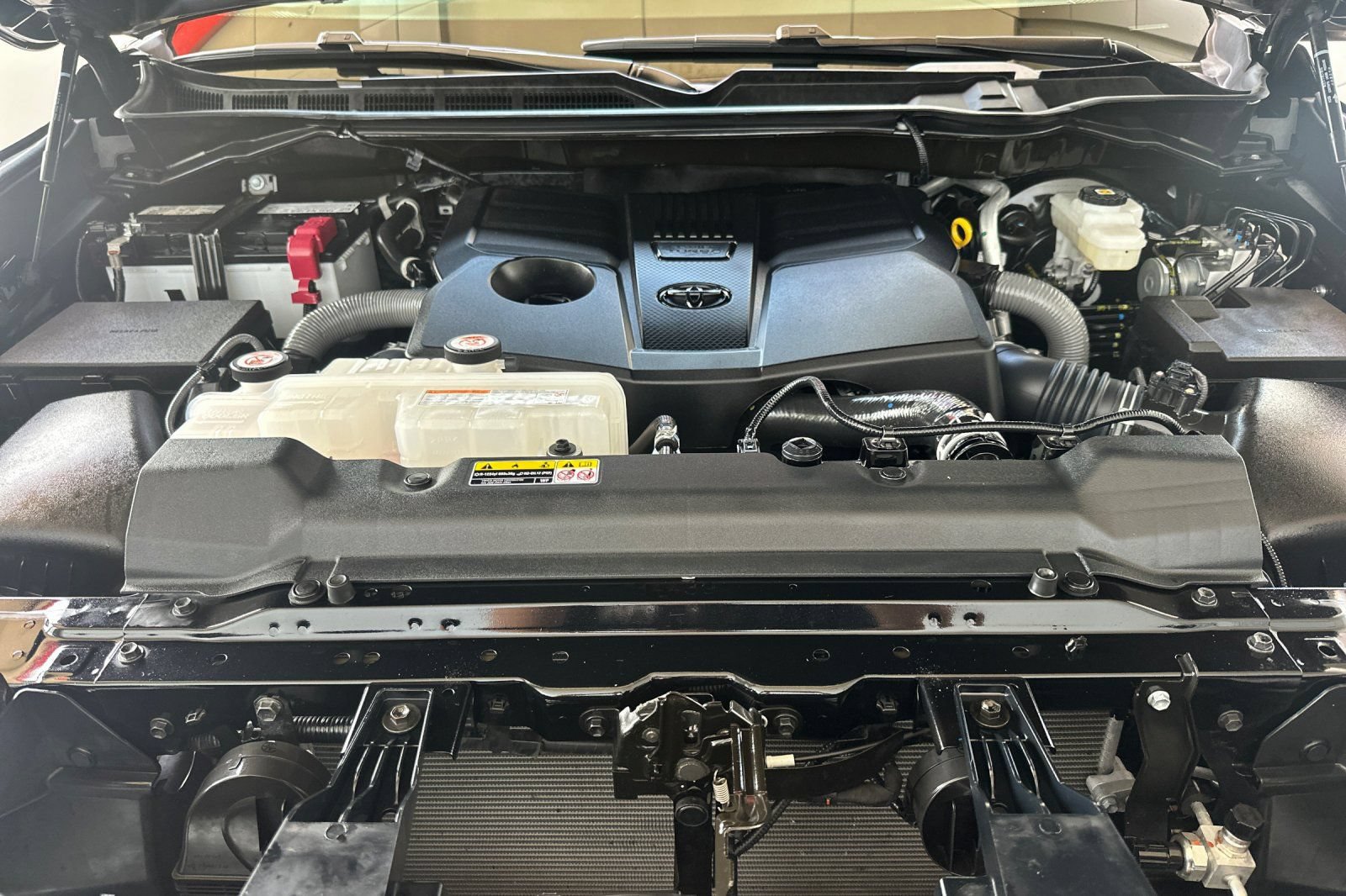 Used 2024 Toyota Tundra Limited w/ TRD Off-Road Package AWD/4WD image 34
