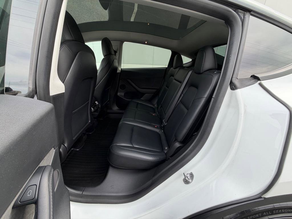 Used 2022 Tesla Model Y Performance AWD/4WD image 26
