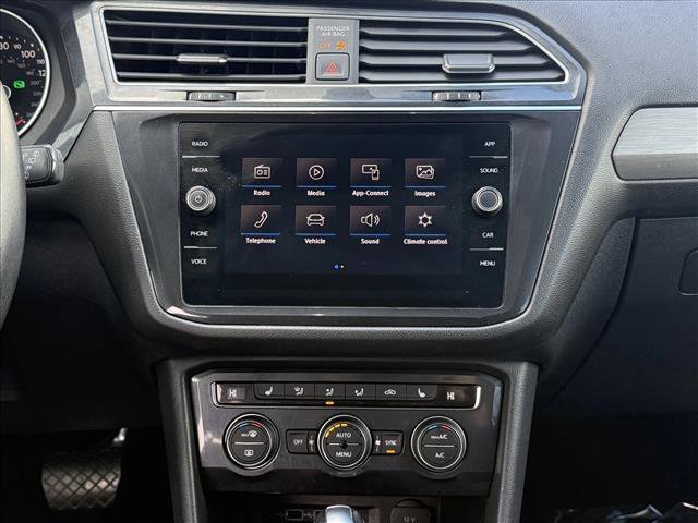 Used 2019 Volkswagen Tiguan SE image 17