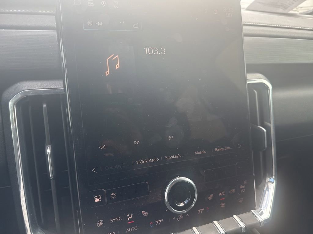 Used 2024 GMC Acadia Elevation FWD image 18