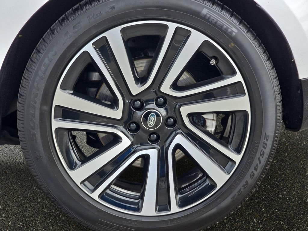 Certified 2023 Land Rover Range Rover SE image 35