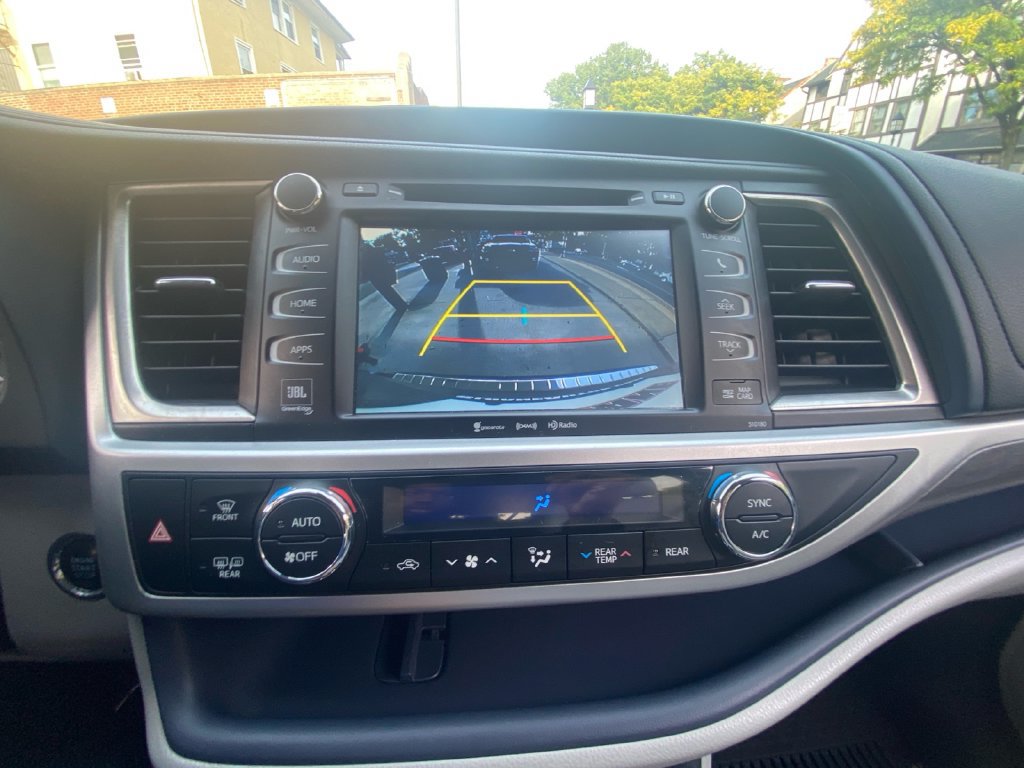 Used 2017 Toyota Highlander Limited AWD/4WD image 23