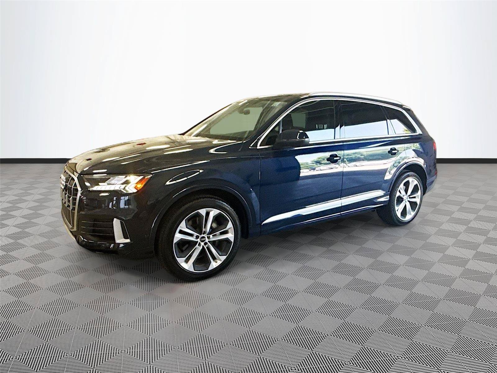 Used 2023 Audi Q7 3.0T Premium Plus w/ Premium Plus Package AWD/4WD image 4