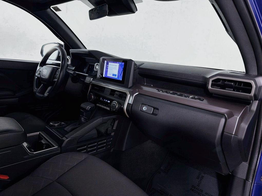 Used 2025 Toyota Tacoma SR5 AWD/4WD image 30