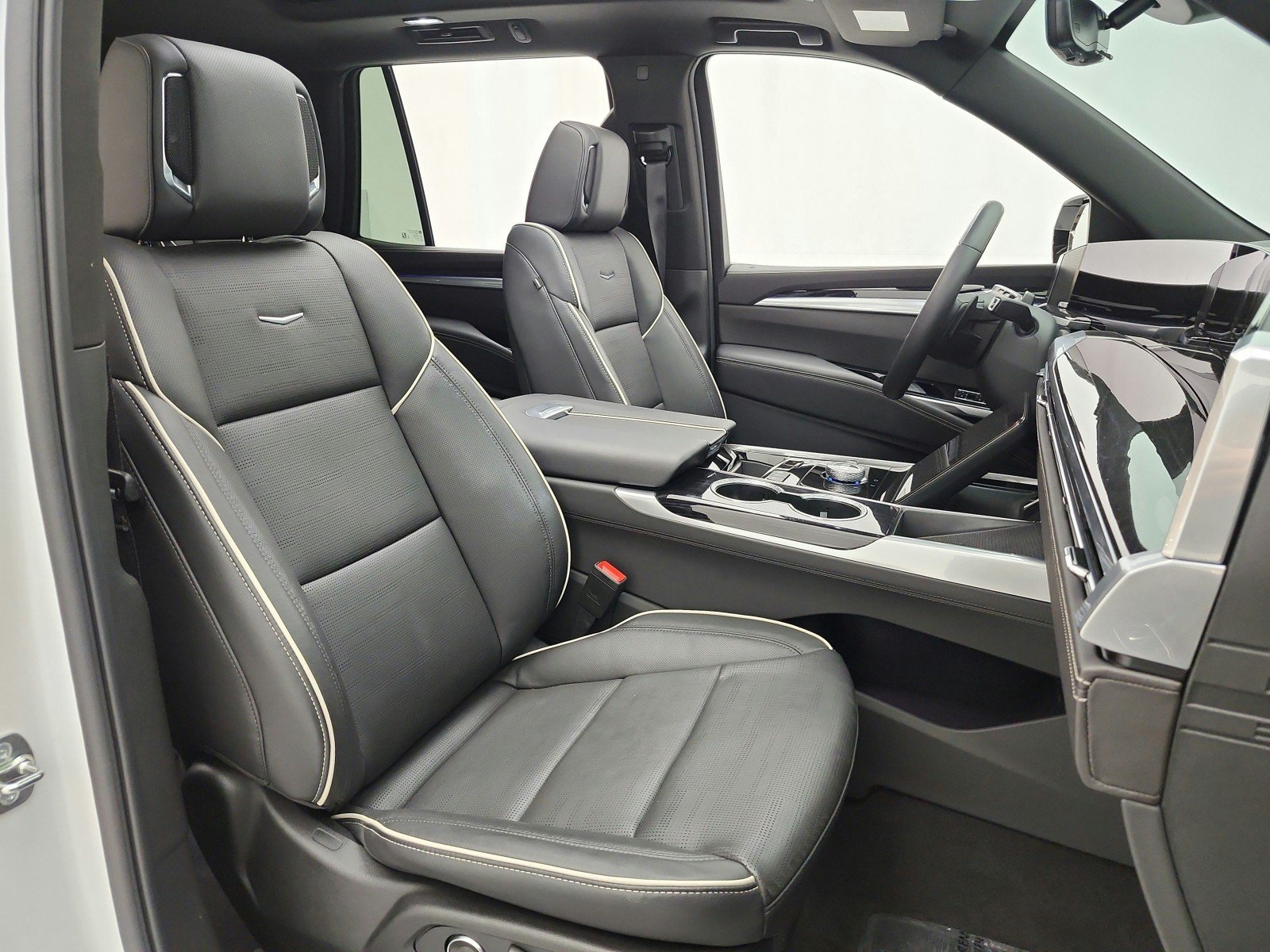 Used 2025 Cadillac Escalade Sport w/ LPO, ONYX Package AWD/4WD image 19