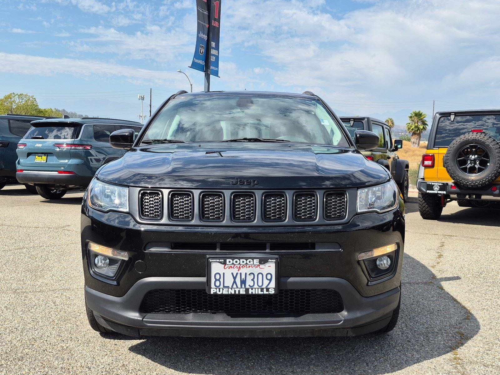 Used 2019 Jeep Compass Latitude FWD image 2