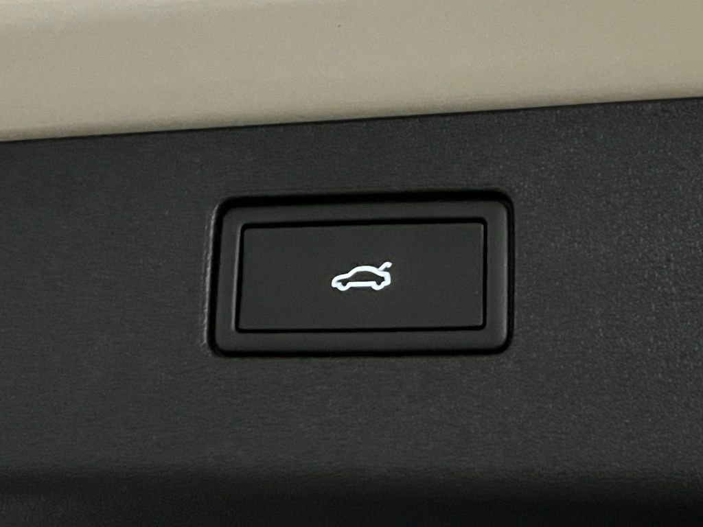 New 2026 Volkswagen Tiguan SEL R-Line image 40