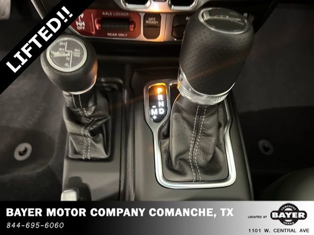 Used 2025 Jeep Gladiator Mojave AWD/4WD image 15