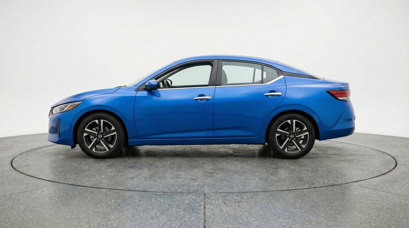 Used 2025 Nissan Sentra SV image 5