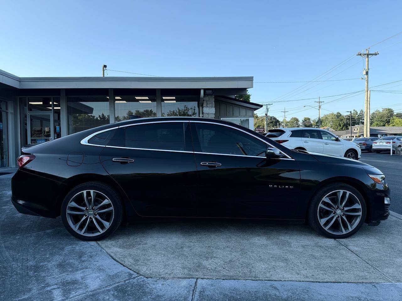 Used 2021 Chevrolet Malibu Premier FWD image 6