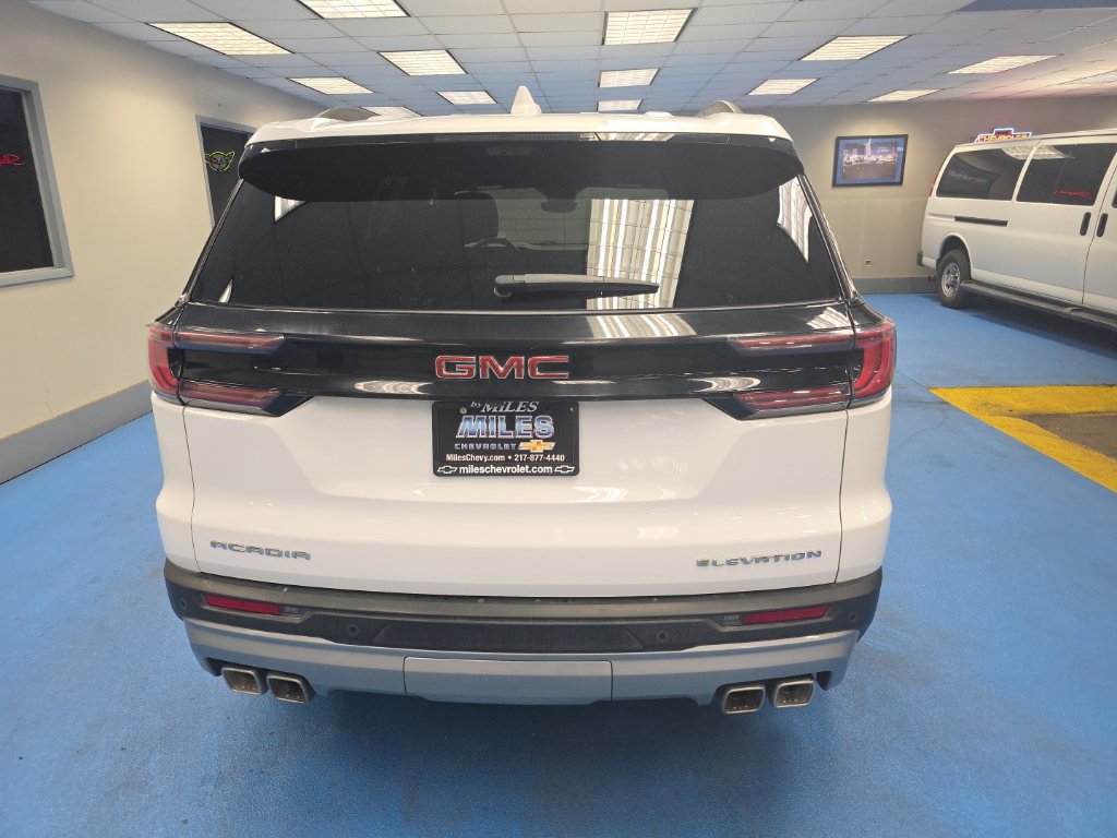 Certified 2026 GMC Acadia Elevation w/ Elevation Premium Package FWD image 4