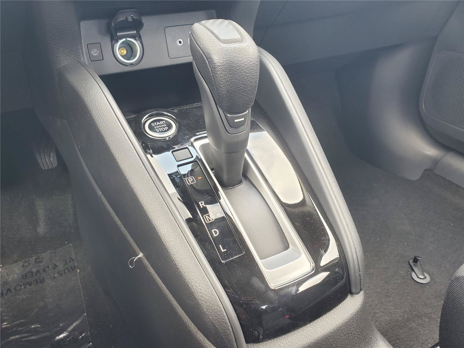 Used 2025 Nissan Versa SV w/ Trunk Package FWD image 28