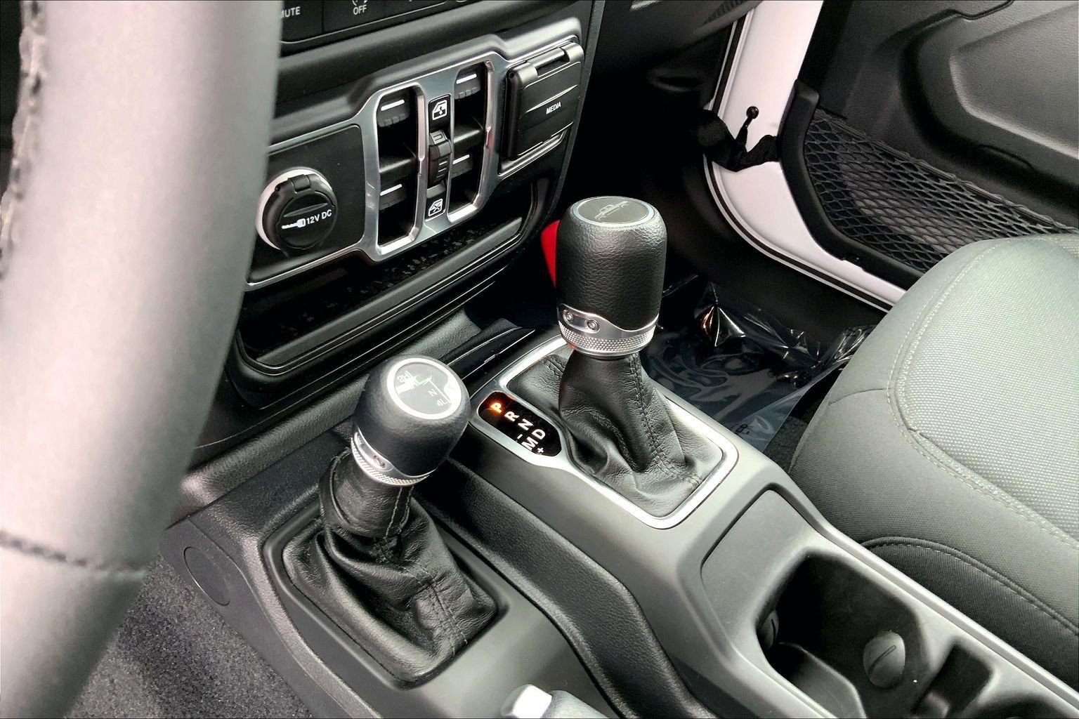 Certified 2023 Jeep Gladiator Willys image 12