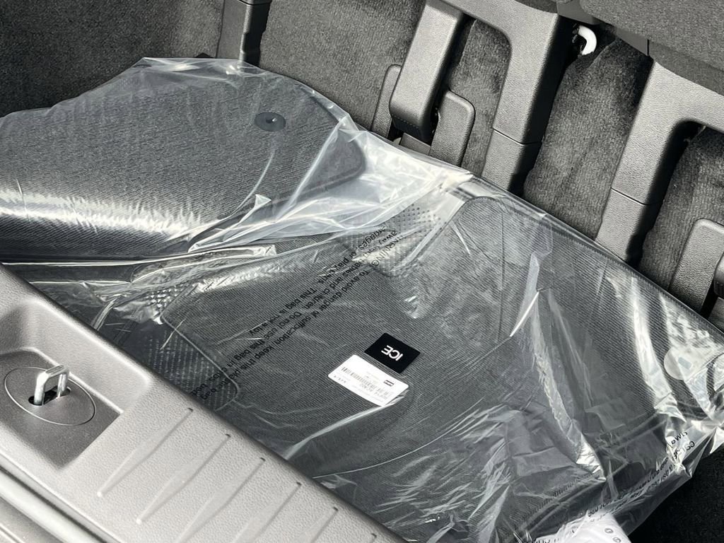 New 2026 Kia Carnival EX image 34