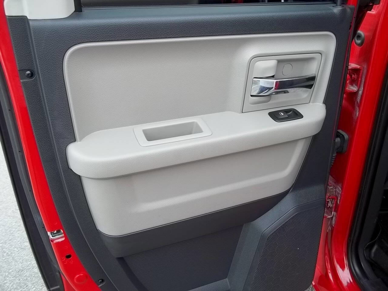 Used 2010 Dodge Ram 1500 Truck SLT image 12