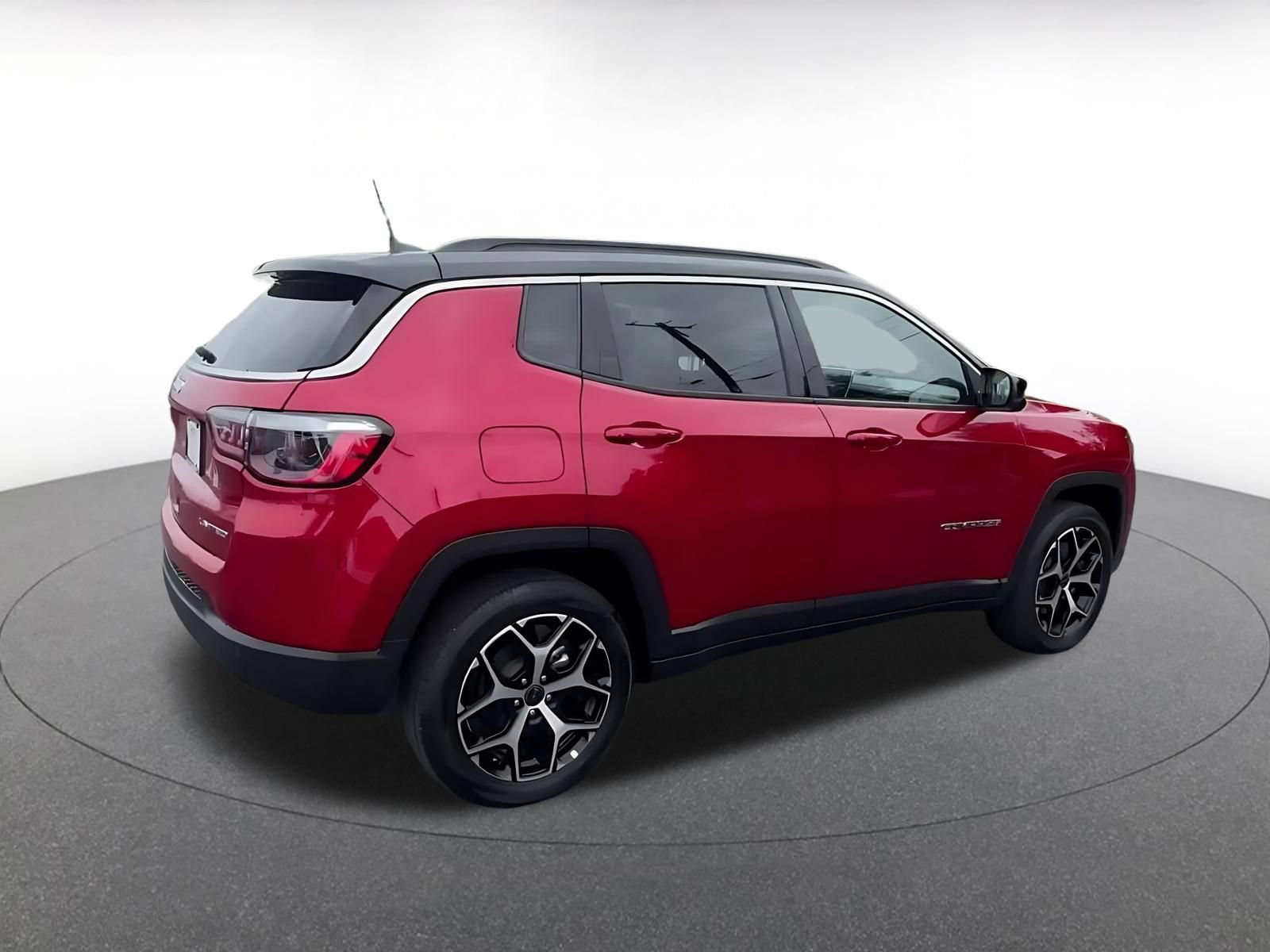 Used 2025 Jeep Compass Limited AWD/4WD image 13