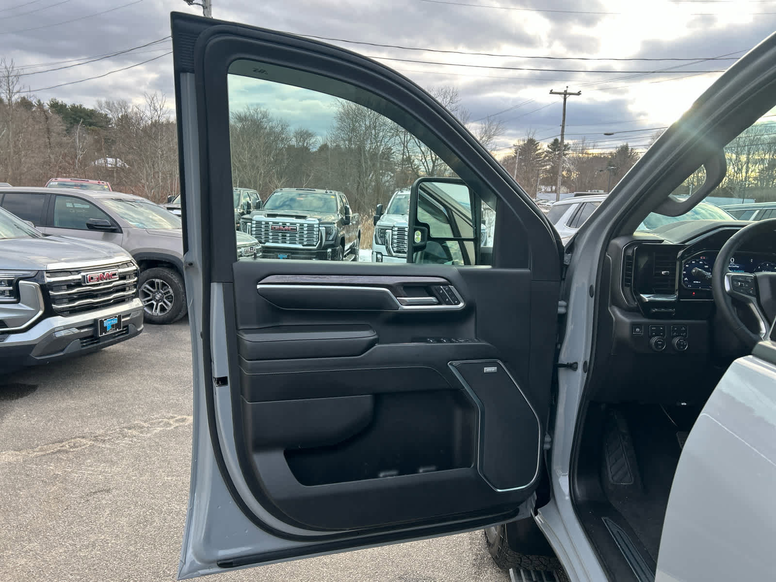 Certified 2024 Chevrolet Silverado 3500 LTZ w/ LTZ Plus Package image 14