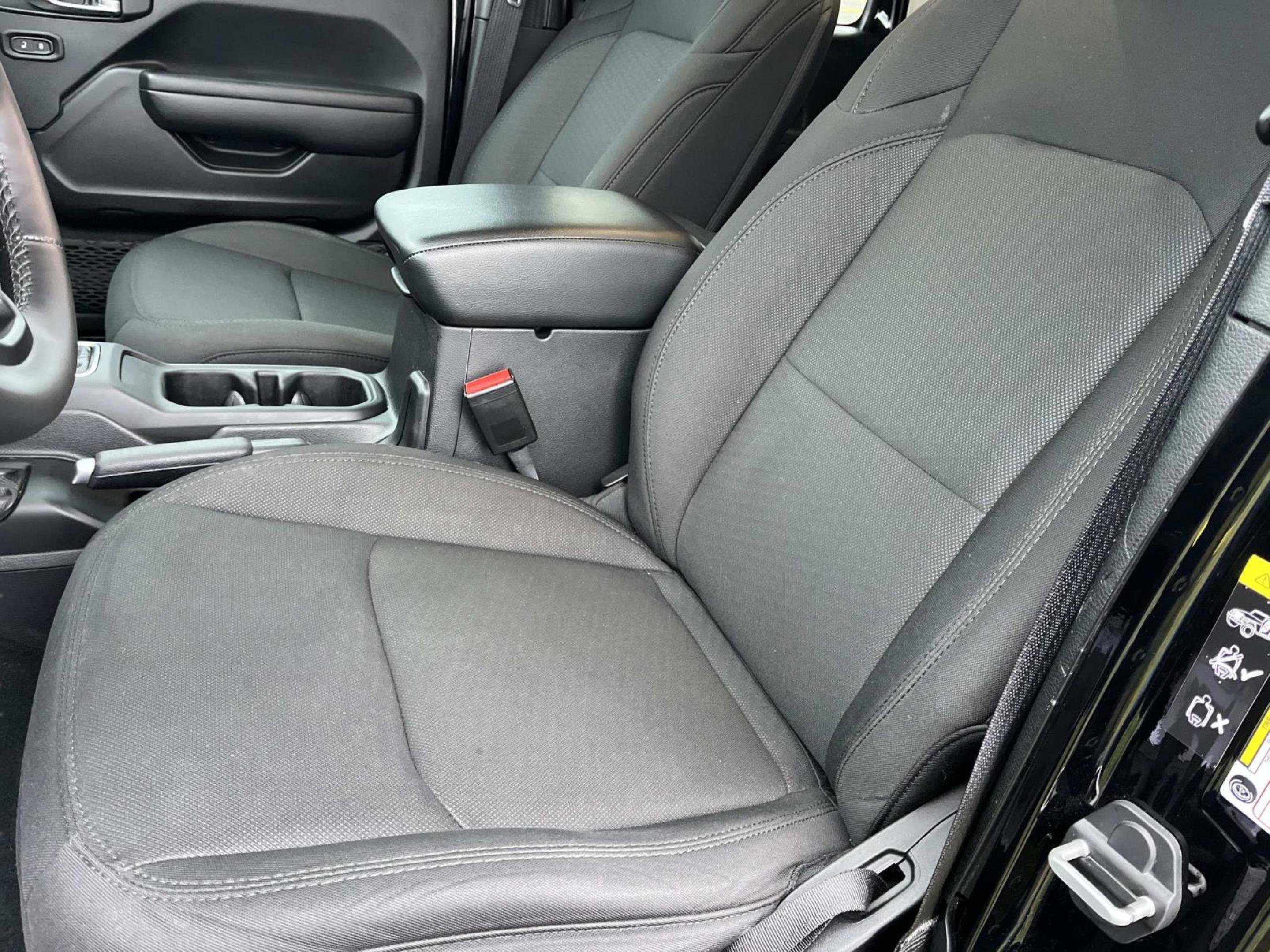 Used 2022 Jeep Wrangler Unlimited Sport w/ Sun And Sound Package image 30