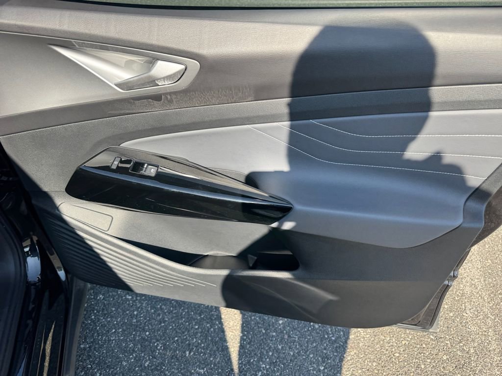 Used 2023 Volkswagen ID.4 Pro S AWD/4WD image 17