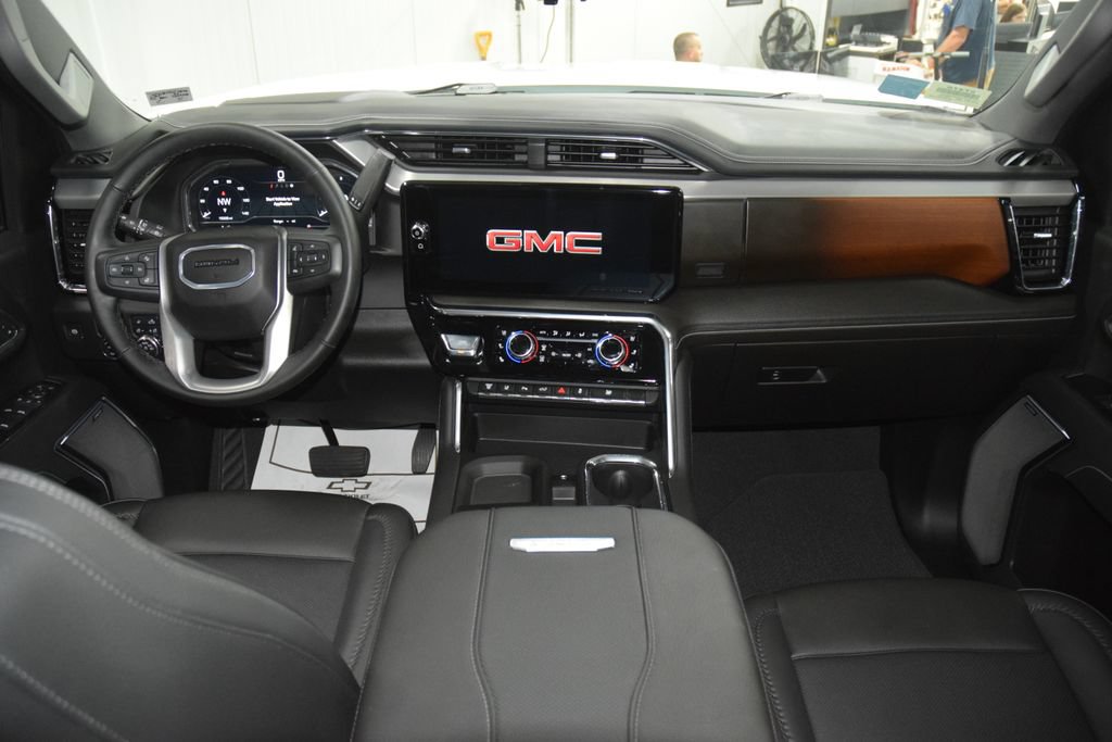 Used 2025 GMC Sierra 3500 Denali w/ Denali Reserve Package AWD/4WD image 31