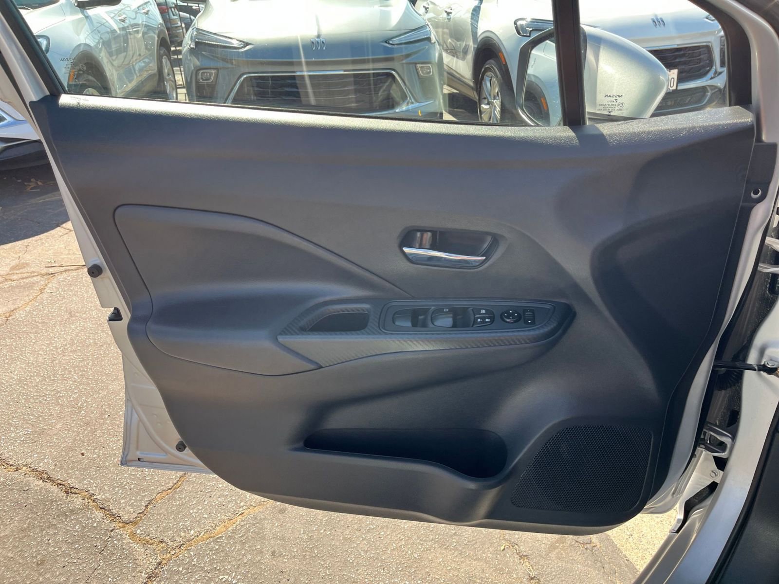 Used 2025 Nissan Versa SV FWD image 18