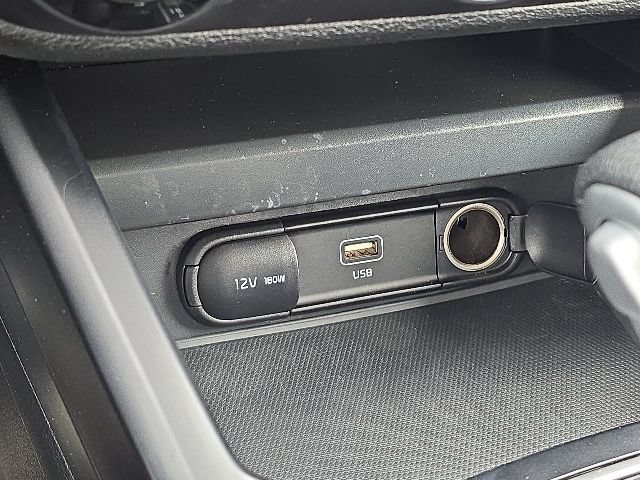 Used 2025 Kia Soul LX w/ LX Technology Package FWD image 28