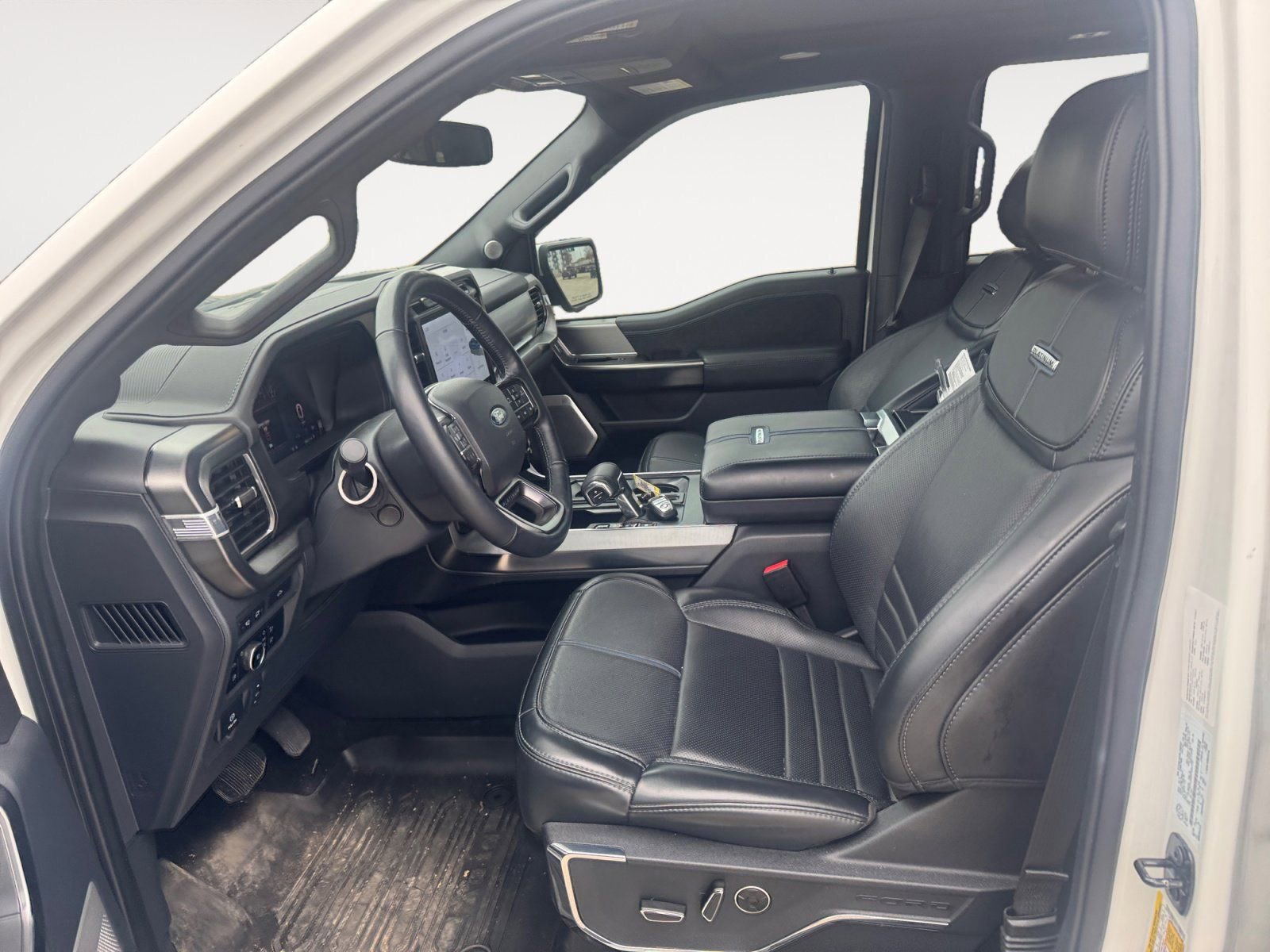 Used 2024 Ford F150 Platinum image 9