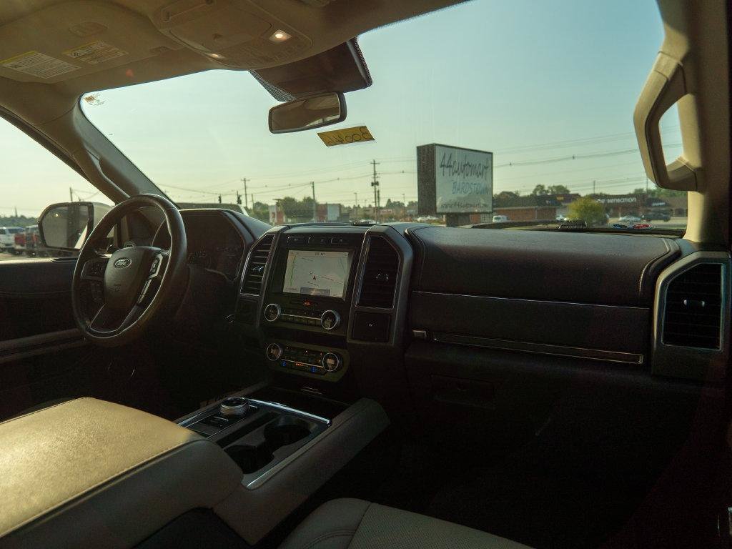 Used 2020 Ford Expedition Max XLT w/ Equipment Group 202A RWD image 17