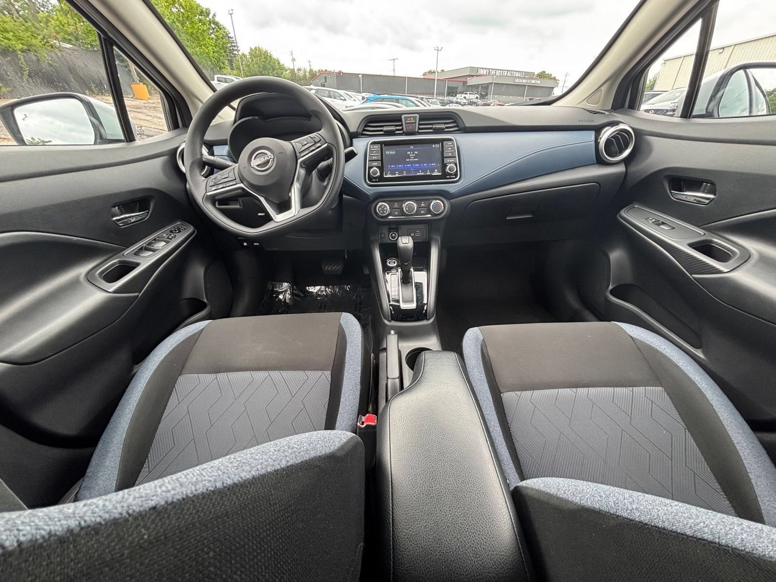 Used 2025 Nissan Versa SV FWD image 23