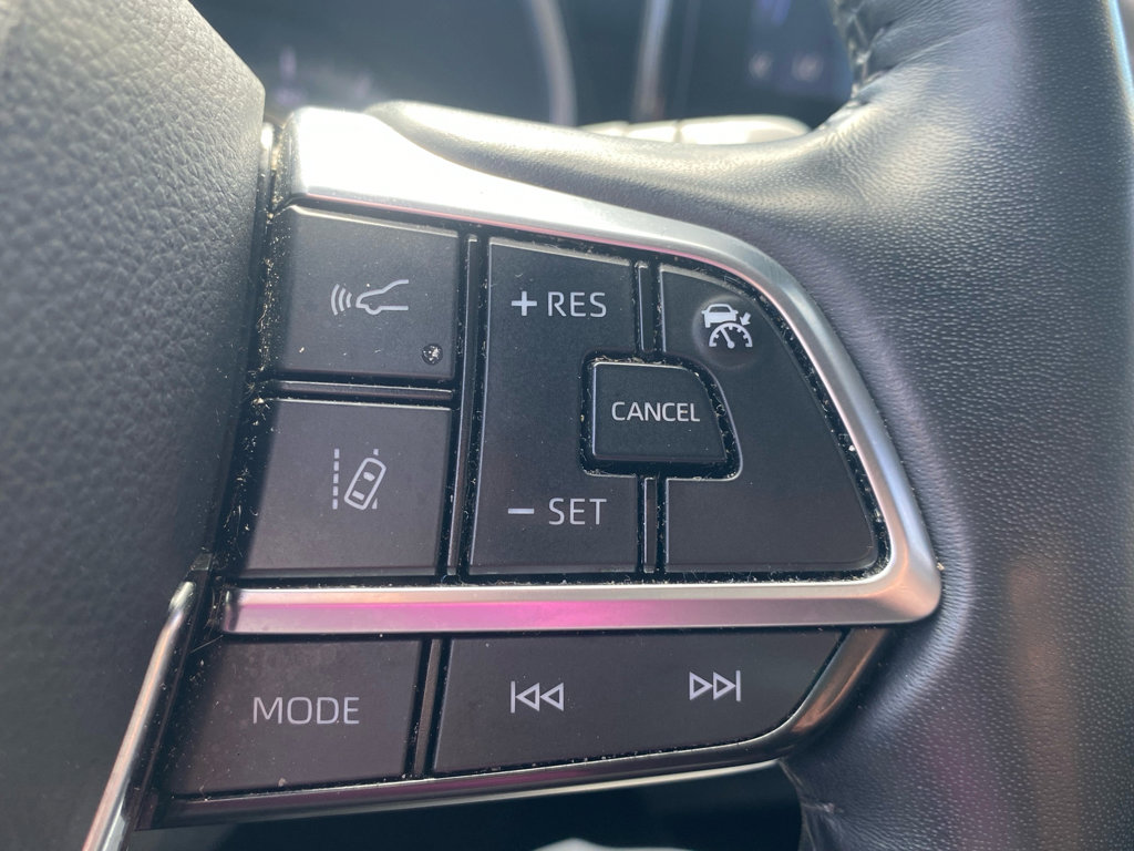 Used 2021 Toyota Highlander Platinum image 25