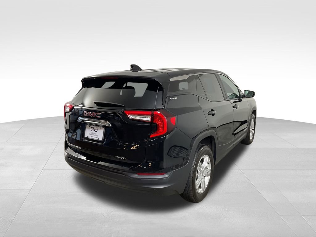 Used 2024 GMC Terrain SLE image 9