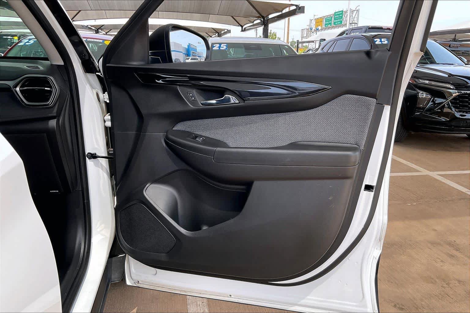 Certified 2025 Chevrolet TrailBlazer LS w/ LS Convenience Package FWD image 22